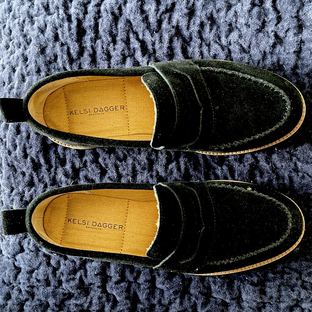 Kelsi Dagger black suede loafers size 8 - Like new